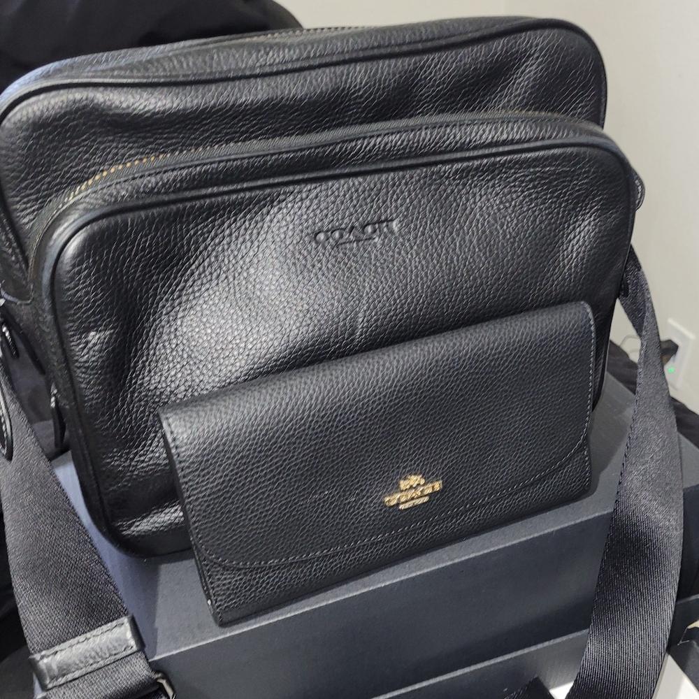Black Leather Coach Purse w/wallet